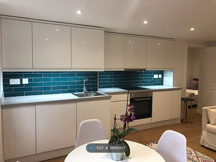 1 Bedroom Flat To Rent In Villiers Road, Southsea, PO5