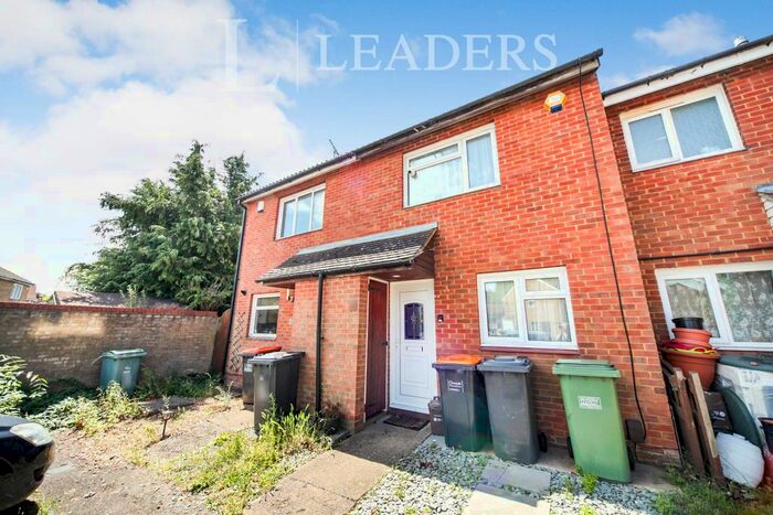 2 Bedroom Property To Rent In Cumbria Close, Houghton Regis, Dunstable, LU5