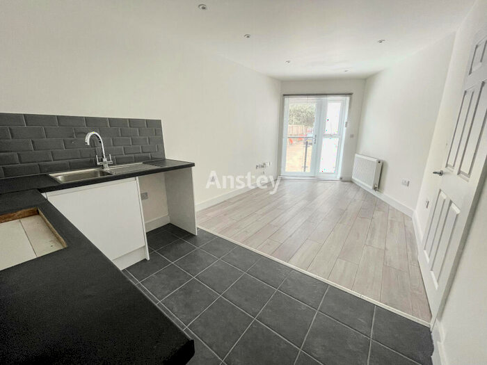 1 Bedroom Flat To Rent In Portswood Road, Southampton, SO17