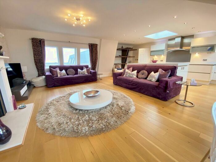 4 Bedroom Flat To Rent In Victoria Parade, Morecambe, LA4