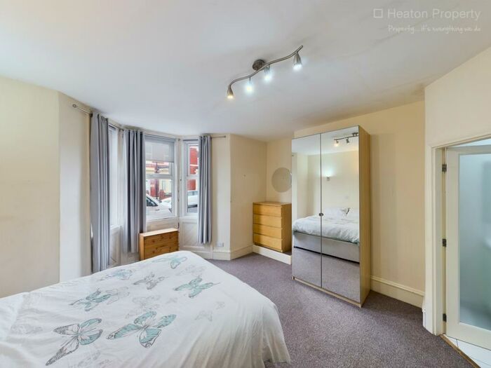 2 Bedroom Flat To Rent In Deuchar Street, Jesmond, Newcastle Upon Tyne, NE2