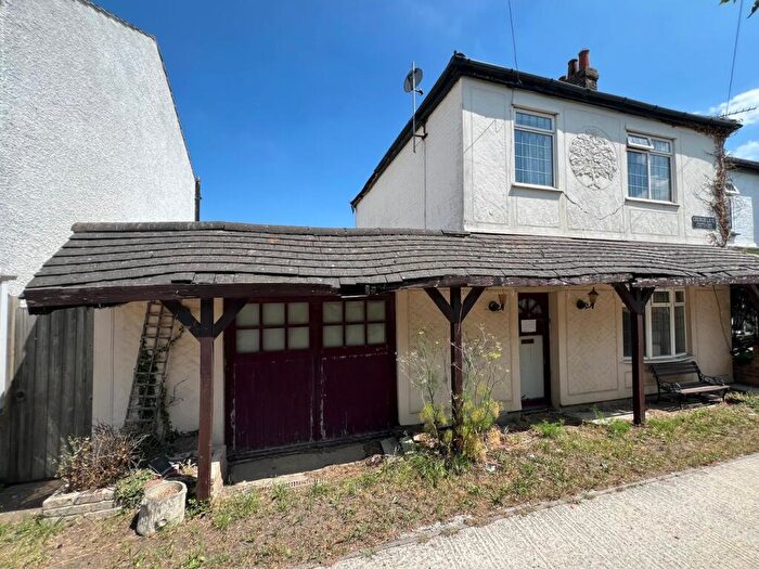 2 Bedroom Semi-Detached House For Sale In Wennington, RM13