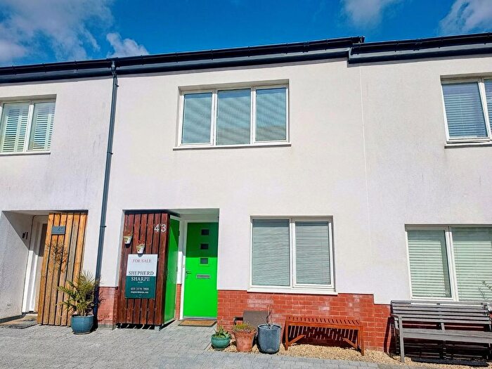 3 Bedroom Town House For Sale In Pearse Close, Penarth, CF64