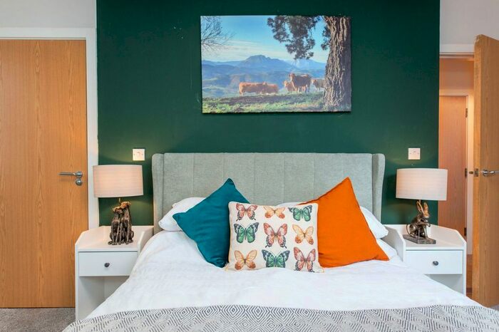 2 Bedroom Flat To Rent In Duncansby House, Cardiff, CF11