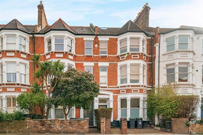 5 Bedroom Terraced House For Sale In Stapleton Hall Road, Stroud Green, N4