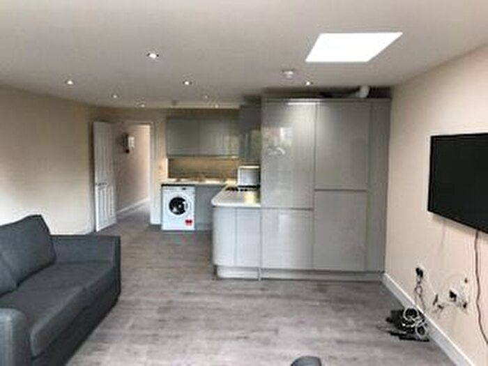 6 Bedroom Terraced House To Rent In Courtenay Street, Cheltenham, GL50