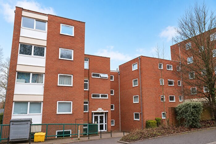 2 Bedroom Flat For Sale In Moulton Court, Moulton Rise, Luton, LU2