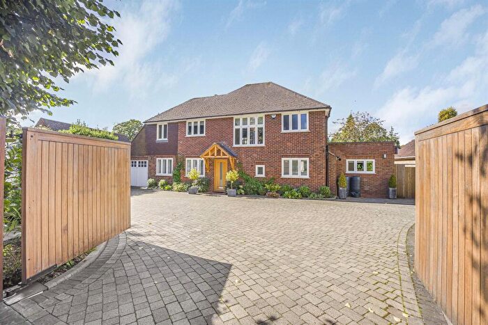 4 Bedroom Detached House For Sale In Woodcote Road, Caversham Heights, Reading, RG4