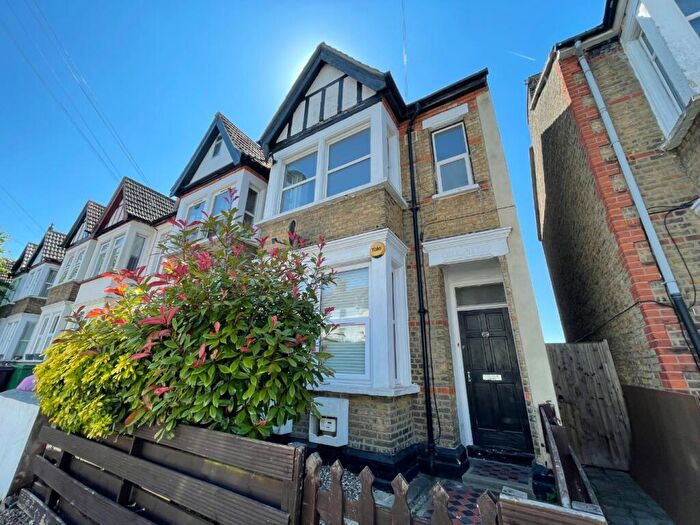 2 Bedroom Apartment To Rent In Salisbury Avenue, Westcliff-On-Sea, SS0