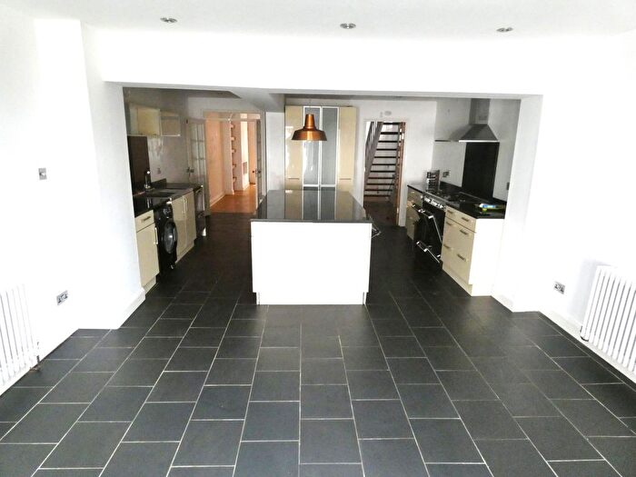 4 Bedroom Terraced House To Rent In Lyal Road, London, E3