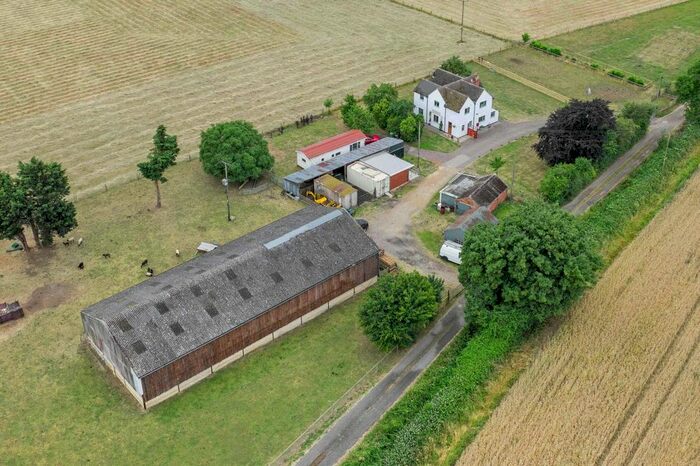 4 Bedroom Detached House For Sale In Tewkesbury Road, Eckington, Worcestershire, WR10