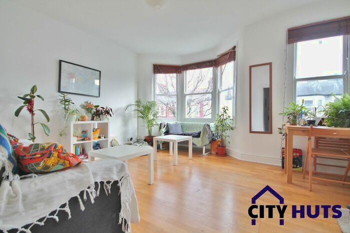2 Bedroom Flat To Rent In Beresford Road, Harringay, N8