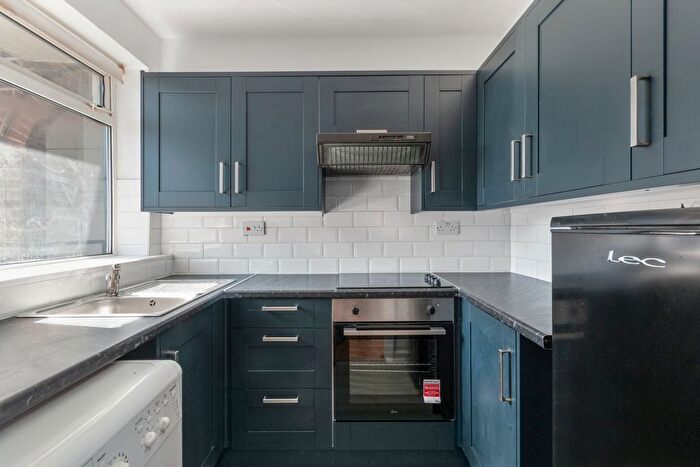 1 Bedroom Flat For Sale In Coleman Court, Kimber Road, Southfields, SW18