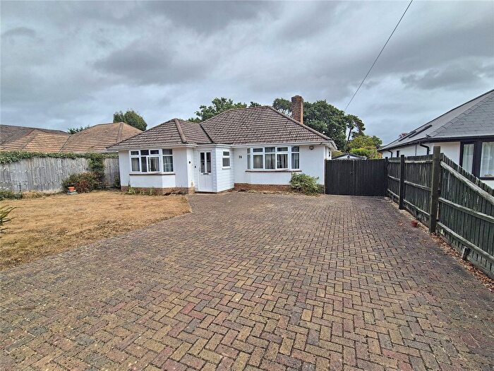 3 Bedroom Bungalow For Sale In Brook Avenue North, New Milton, Hampshire, BH25