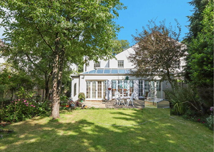 5 Bedroom Semi-Detached House For Sale In Fortis Green, East Finchley, Muswell Hill, London, N2