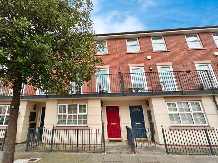 4 Bedroom Terraced House For Sale In Bandy Fields Place, Salford, Greater Manchester, M7