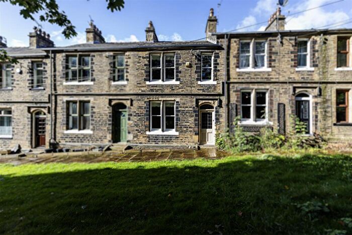 3 Bedroom Terraced House For Sale In Salisbury Terrace, Ackroydon, Halifax, HX3