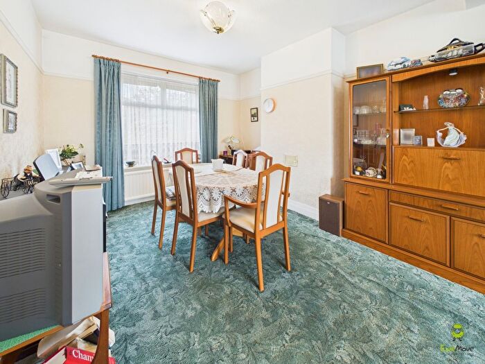 3 Bedroom Terraced House For Sale In Midfield Avenue, Bexleyheath, Kent, DA7