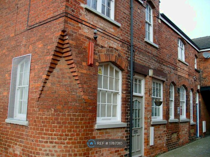 4 Bedroom End Of Terrace House To Rent In The Stables, York, YO10