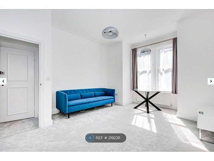 2 Bedroom Flat To Rent In Cornwall Gardens, London, NW10