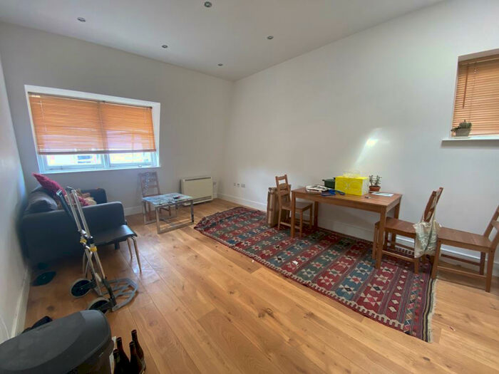 2 Bedroom Apartment To Rent In Kingsland Passge, Dalston, E8
