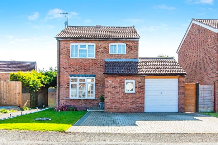 3 Bedroom Detached House For Sale In Windmill Lane, Raunds, Wellingborough, NN9