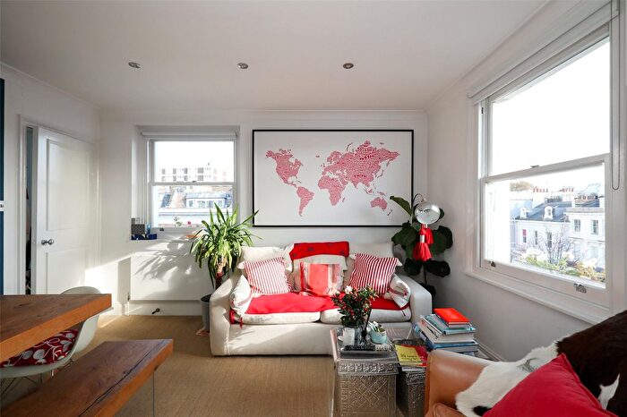 1 Bedroom Flat To Rent In Blenheim Crescent, Notting Hill, W11