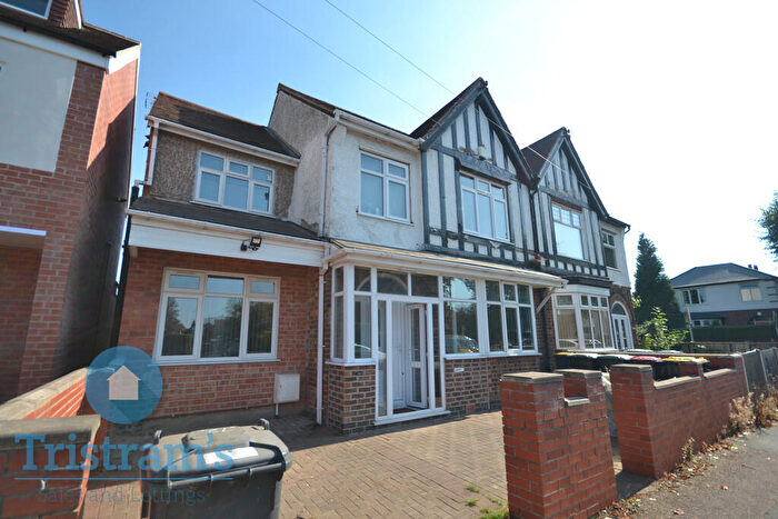 4 Bedroom Semi-Detached House To Rent In ~ £ Voucher If You Sign Up Before April !! ~Abbey Road, Beeston, NG9