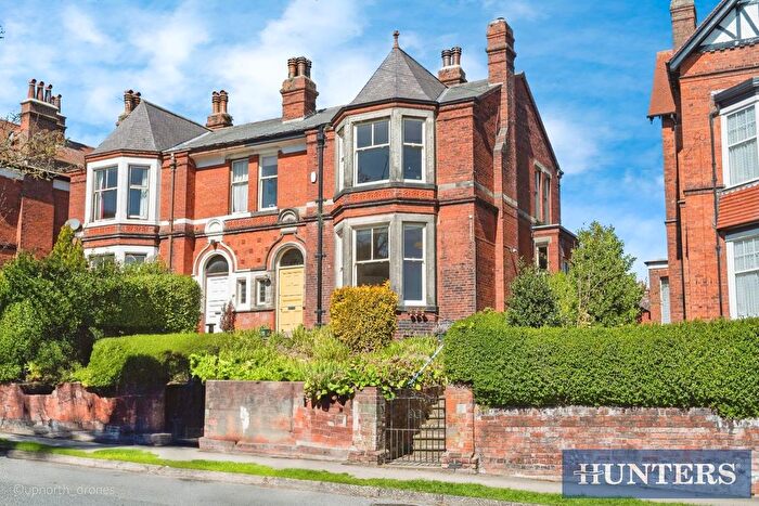 5 Bedroom Semi-Detached House For Sale In Stepney Road, Scarborough, YO12