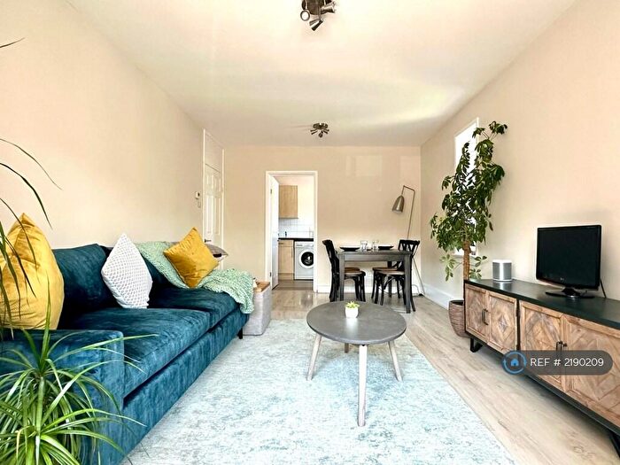 1 Bedroom Flat To Rent In London, London, SE18