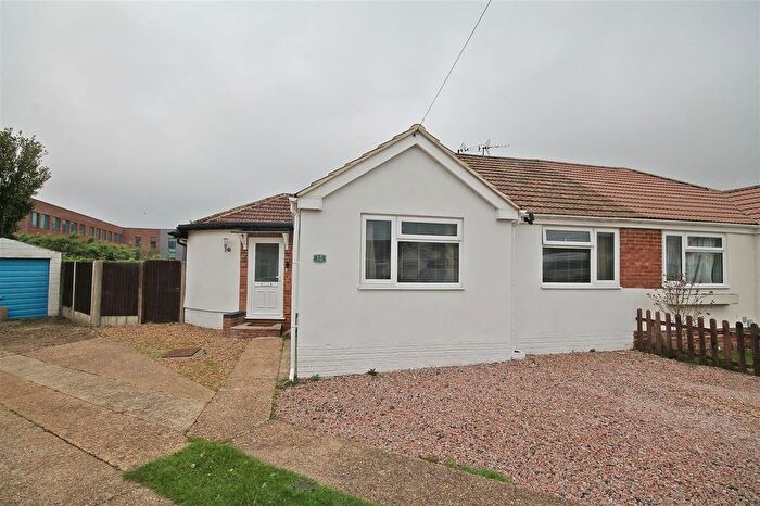 3 Bedroom Bungalow To Rent In Chaucer Close, Canterbury, CT1