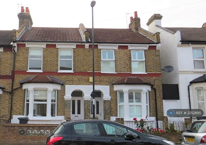 3 Bedroom Terraced House To Rent In Southwell Road, Croydon, CR0