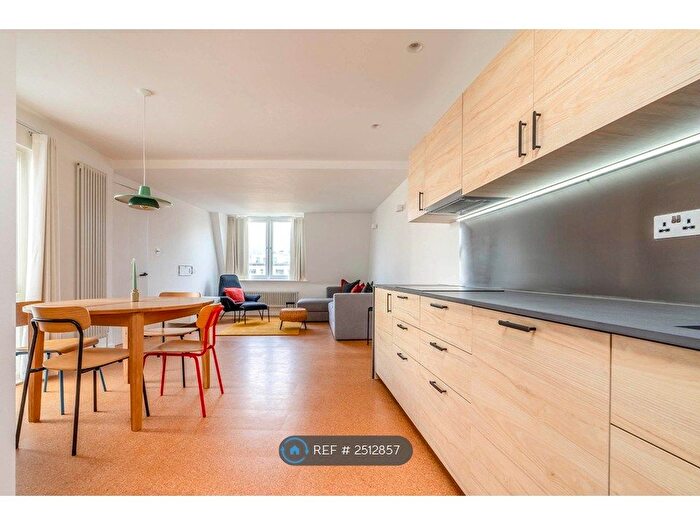 2 Bedroom Flat To Rent In The Design Works, London, EC1V