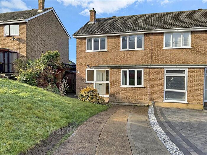 4 Bedroom Semi Detached House For Sale In Hale Road, Cliffe Woods, Rochester, Kent, ME3