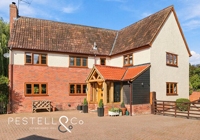 5 Bedroom Detached House For Sale In High Street, Newport, CB11