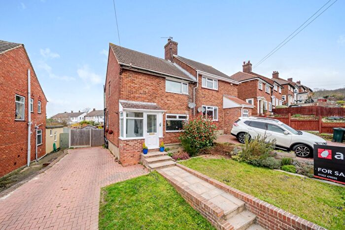 2 Bedroom Semi-Detached House For Sale In Ladywood Road, Dartford, Kent, DA2