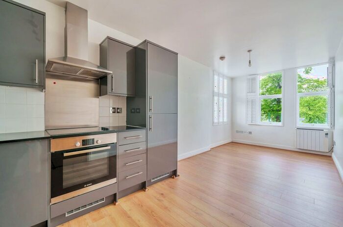 2 Bedroom Flat To Rent In Woodbridge Road, Guildford, GU1