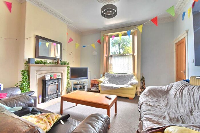 5 Bedroom House To Rent In Parkers Road, Sheffield, S10