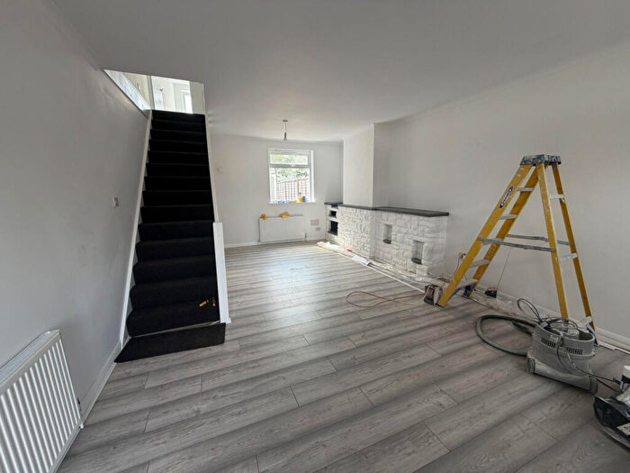 4 Bedroom Semi-Detached House To Rent In Bounces Road, London, N9