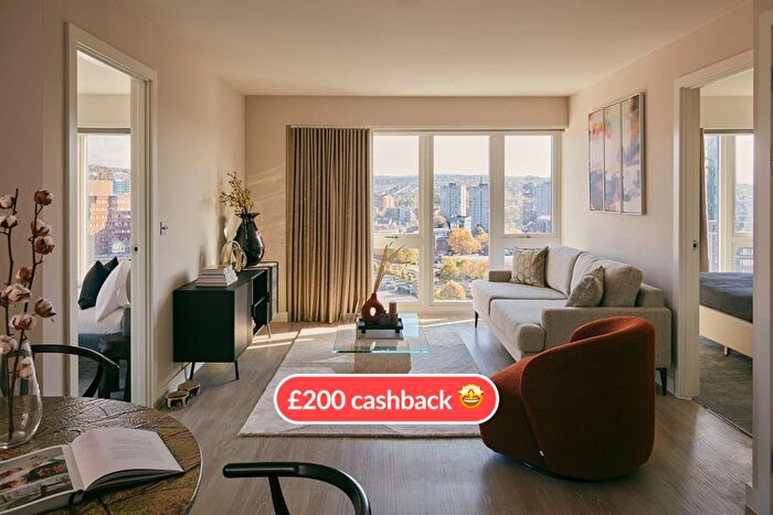 3 Bedroom Flat To Rent In Bloomery Place, Sheffield, S1