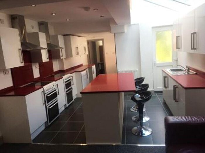 8 Bedroom House To Rent In Dawlish Road, Selly Oak, Birmingham, West Midlands, B29