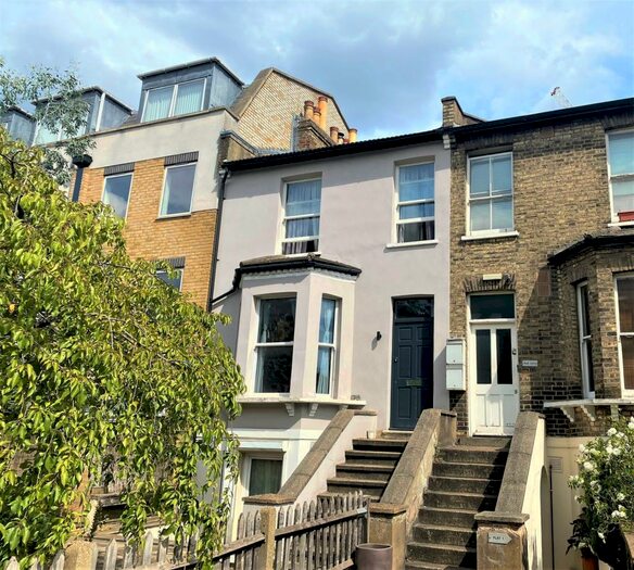 3 Bedroom Maisonette To Rent In Devonshire Road, Forest Hill, London, SE23