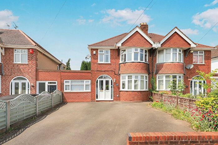 3 Bedroom Semi-Detached House For Sale In Warstones Road, Penn, Wolverhampton, WV4