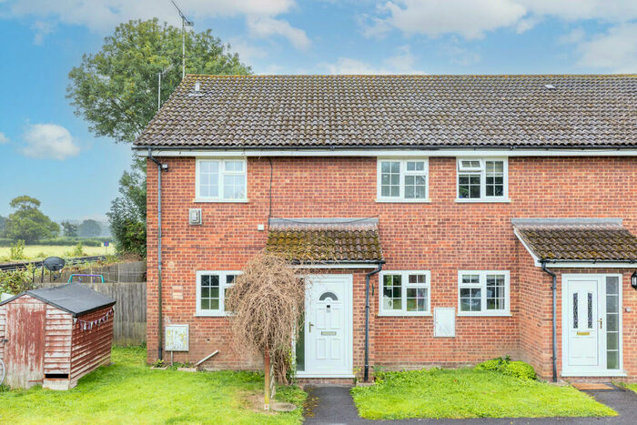 2 Bedroom Apartment To Rent In Lingfield, RH7