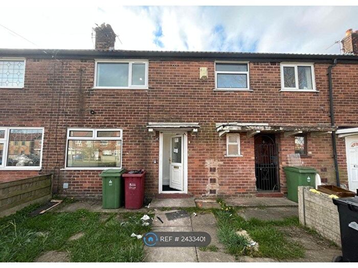 3 Bedroom Terraced House To Rent In Stockdale Grove, Bolton, BL2