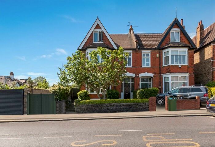 5 Bedroom Semi-Detached House To Rent In Coopers Lane, SE12