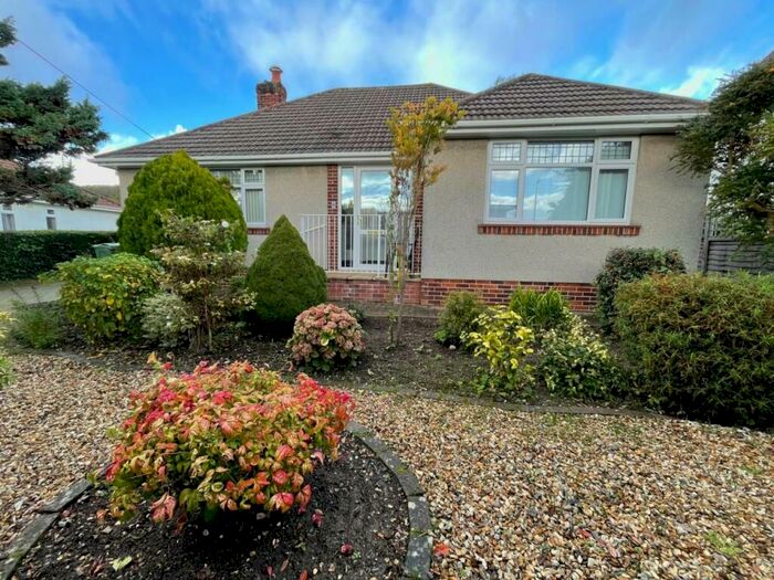 3 Bedroom Bungalow To Rent In Hawthorn Hill, Worle Hillside, Weston-super-Mare, BS22