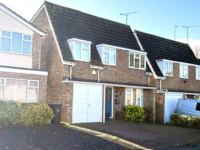 4 Bedroom Detached House For Sale In Poplars Road, Banbury, OX17