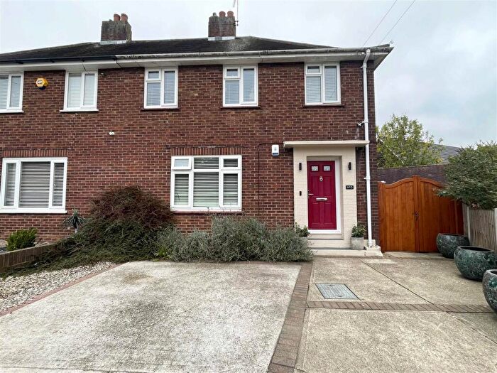 3 Bedroom Semi-Detached House For Sale In Ruskin Road, Chelmsford, CM2