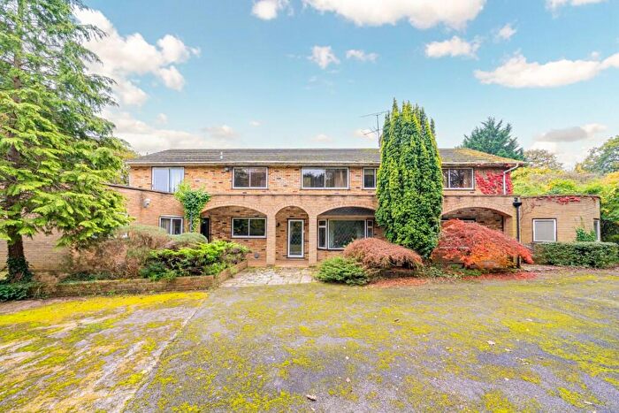 8 Bedroom Detached House For Sale In Ruxbury Road, Chertsey, Surrey, KT16